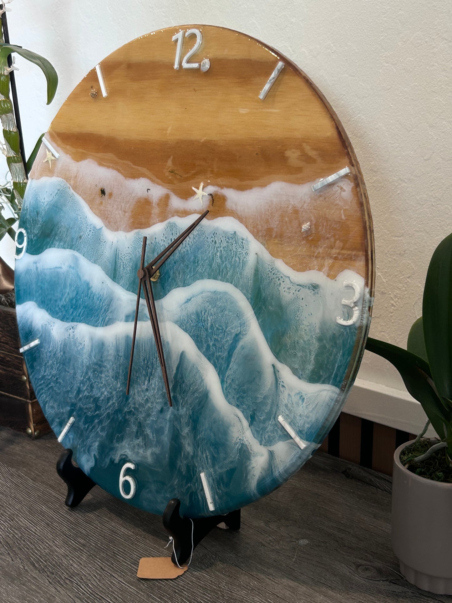 18” Ocean Wave Resin Wall Clock – Handmade Beach Art Decor, Blue & Sand Epoxy Clock with Seashells, Coastal Home Wall Decor