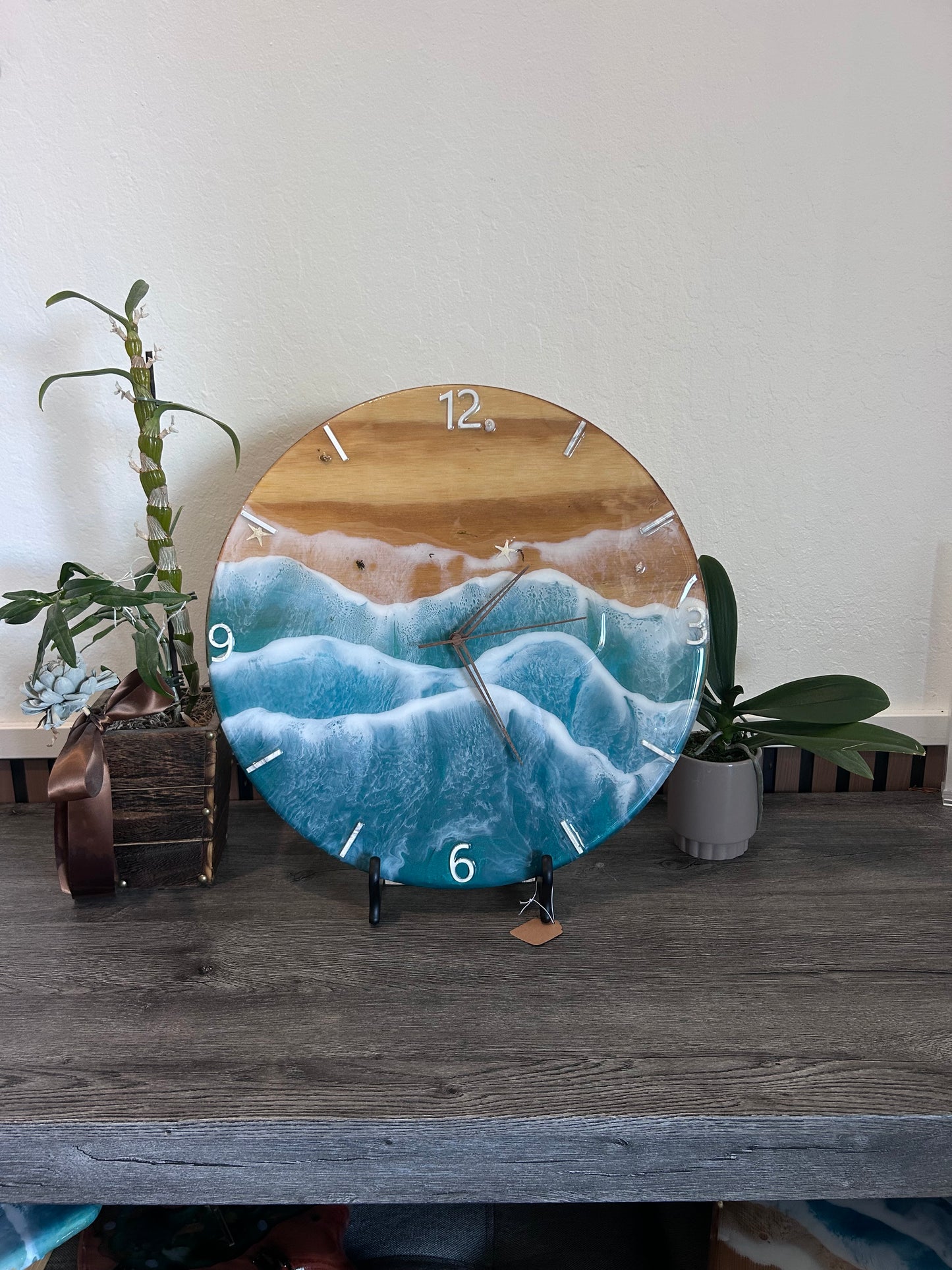 18” Ocean Wave Resin Wall Clock – Handmade Beach Art Decor, Blue & Sand Epoxy Clock with Seashells, Coastal Home Wall Decor